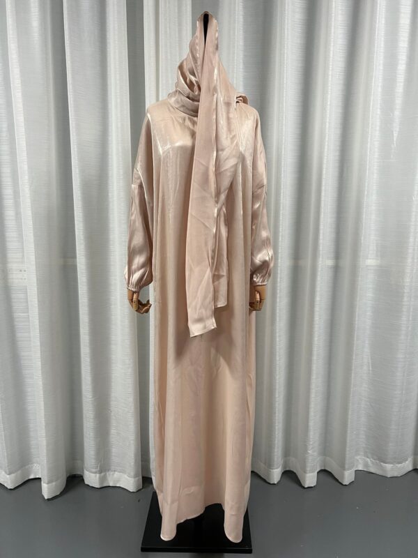 Middle East Dubai Muslim Robe Women's Clothing With Headscarf - Image 6