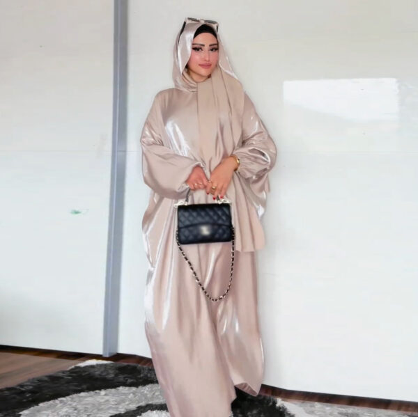 Middle East Dubai Muslim Robe Women's Clothing With Headscarf